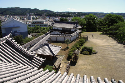 View down on the Hon-maru from the donjon