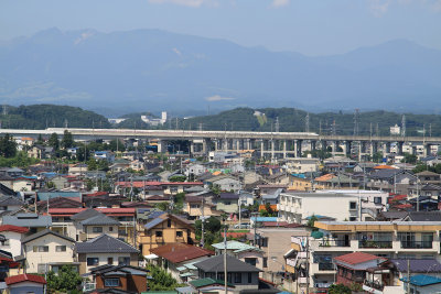 Tōhoku Shinkansen hurtling past Shirakawa