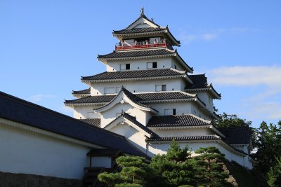 Tsuruga-jō from the Hon-maru