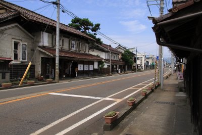 Kura along Odazugi-dōri