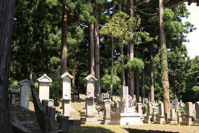Cemetery in the Teramachi