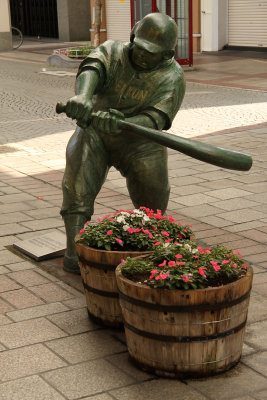 Cartoonish baseball statue, Furumachi Arcade