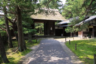Entrance to Shimizu-en, Shibata