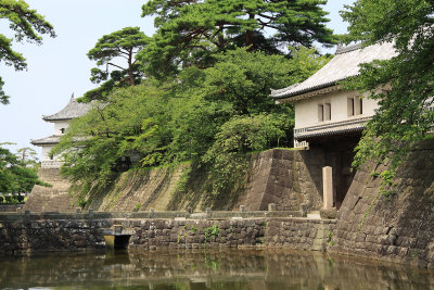 Omōte-mon gate at Shibata Castle