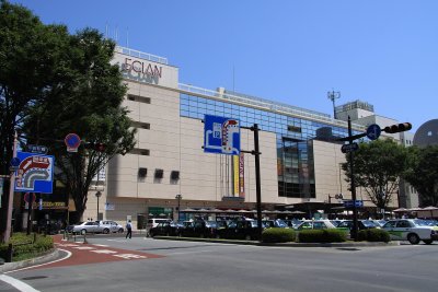 Large Eclan shopping center at Kōfu Station