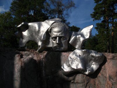 Effigy of Sibelius beside the monument
