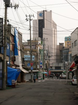 Wire-strewn side street