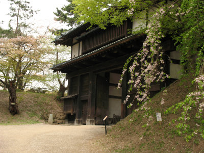 Higashi-uchimon (East Inner Gate)