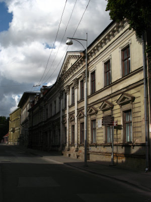 Shadowed facades on Lai