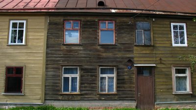 Slightly warping old houses on Marja