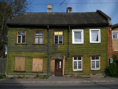 Sagging old house at Herne 25