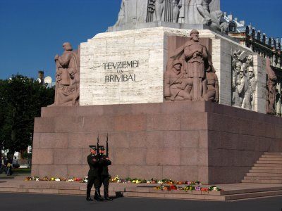 Latvian guards beside the Freedom Monument