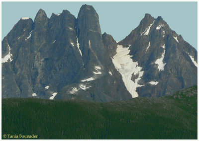 Big teeth shaped mountains