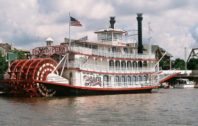 Spirit of Peoria paddlewheeler