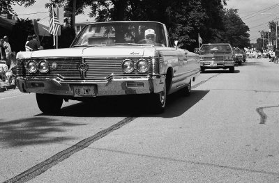 1968 Chrysler Imperial in parade