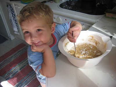 S2 making bannana cake