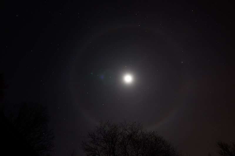 Moon Halo  UD: 2009-11-9  UT: 10:18