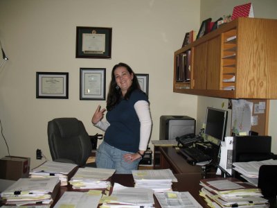 Chenoa at her desk