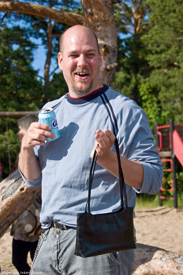 Ronny with cute handbag and girly longdrink.