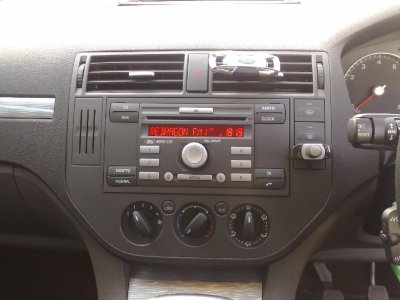 Ford Focus 2006 with Parrot CK3000.jpg