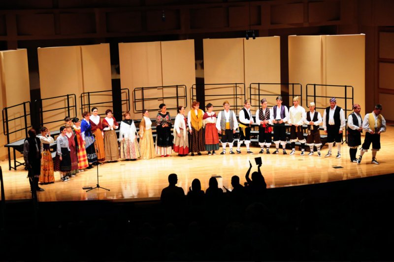 El coro de Espaa cant a una audiencia apreciativa DSC_6489.jpg