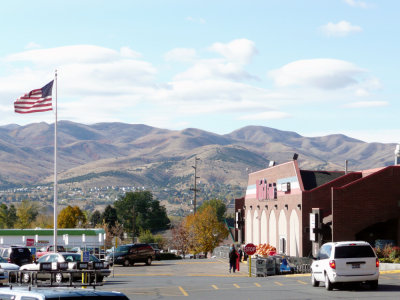 Winco Grocery Store P1040429.jpg