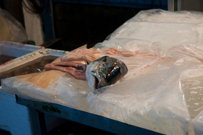 Jee-Lung Temple area - traditional market - fish head
