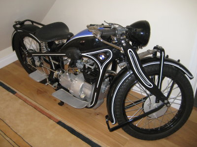 Pictures of the BMW R2