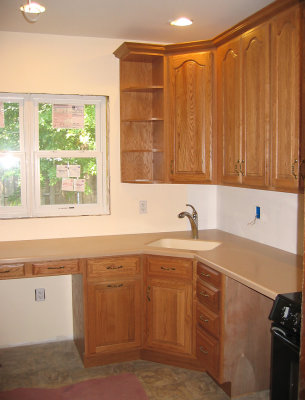 Sink area with countertop