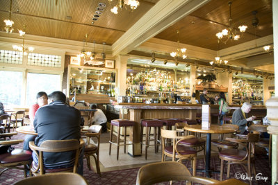 Simon & Seaford Restuarant Bar Area