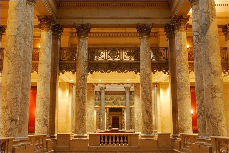 St. Paul Capitals interior Pillars