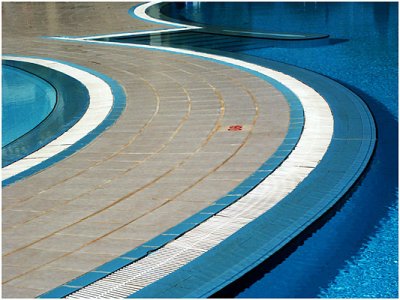 Swimming pool Hotel Corinthia Kamsa