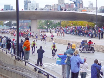 The elite runners are off!