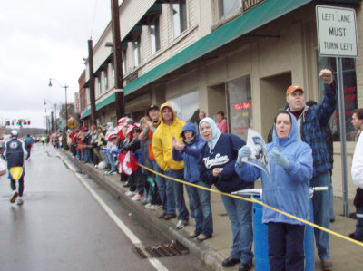 Mile 6 - Spectators in Framingham