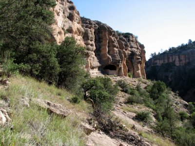 Approching the cliff dwellings