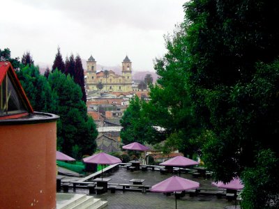 Vista de la Catedral de Zipaquira desde la entrada a la mina de sal