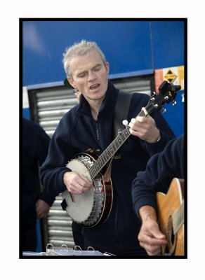 Sheringham Shantymen at Harwich 2006 x40.jpg