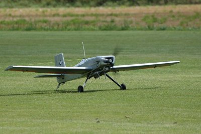 Avion tracteur model réduit