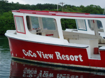 red dive boat