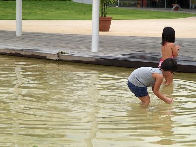 Rooftop play pools