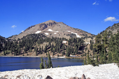 Another shot of the cinder cone, this time over Lake Helen