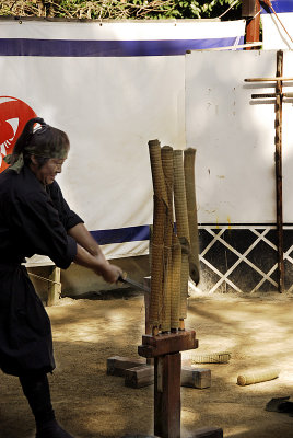 Chopping bamboo mats