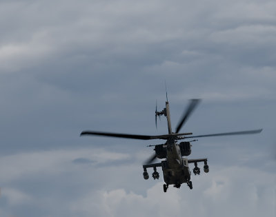 Apache AH-64 Departs