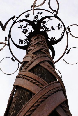 Pole Art