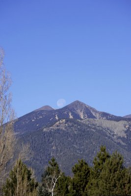 moon between peaks 2