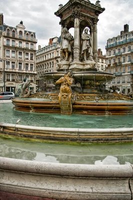 Lyon fountain, Place Jacobins