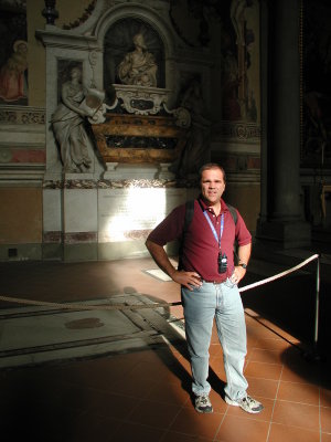 George Polman at the tomb of Galileo.