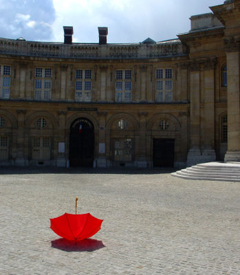 Mystery of the red umbrella