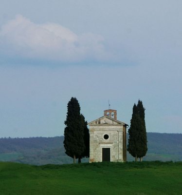 Chapel on the road to Pienza