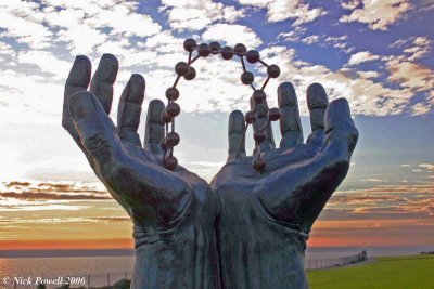 Hands and Molecule Sculpture, Ramsgate